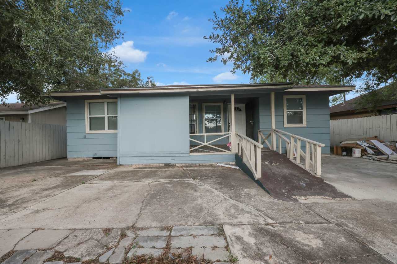 SPACIOUS! LOCATION!