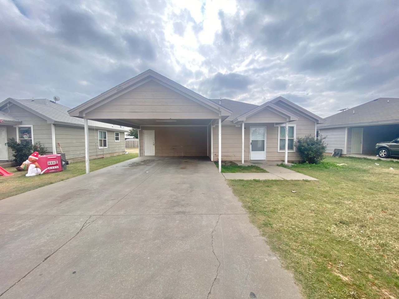 Move in special - second month's rent is $300 off.