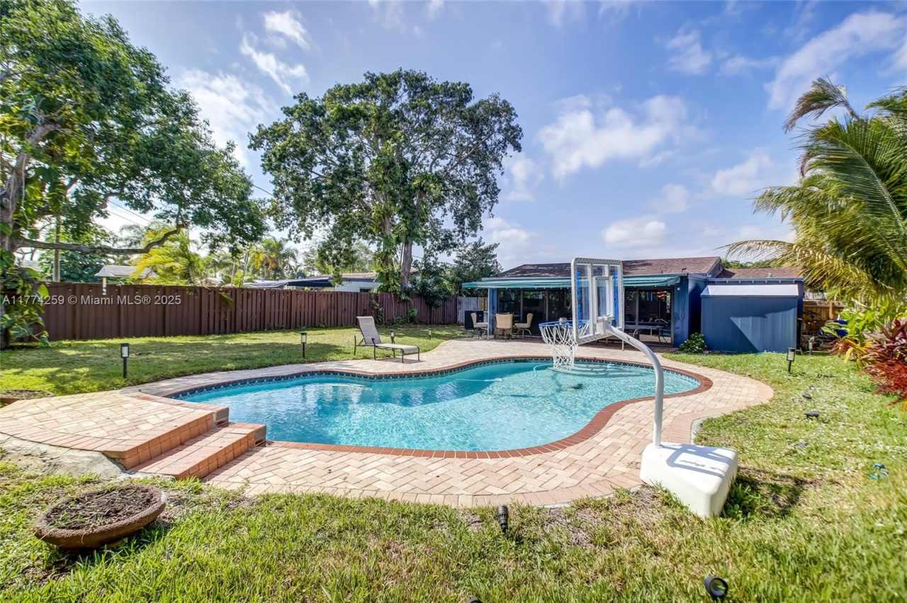 1728 Ne 17th Terrace