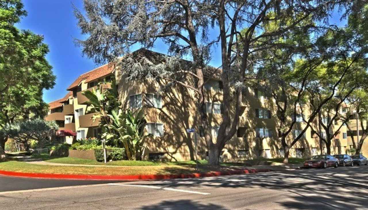 Luxurious 1+bdr, 1bath condo in prime Sherman Oaks, South of Blvd