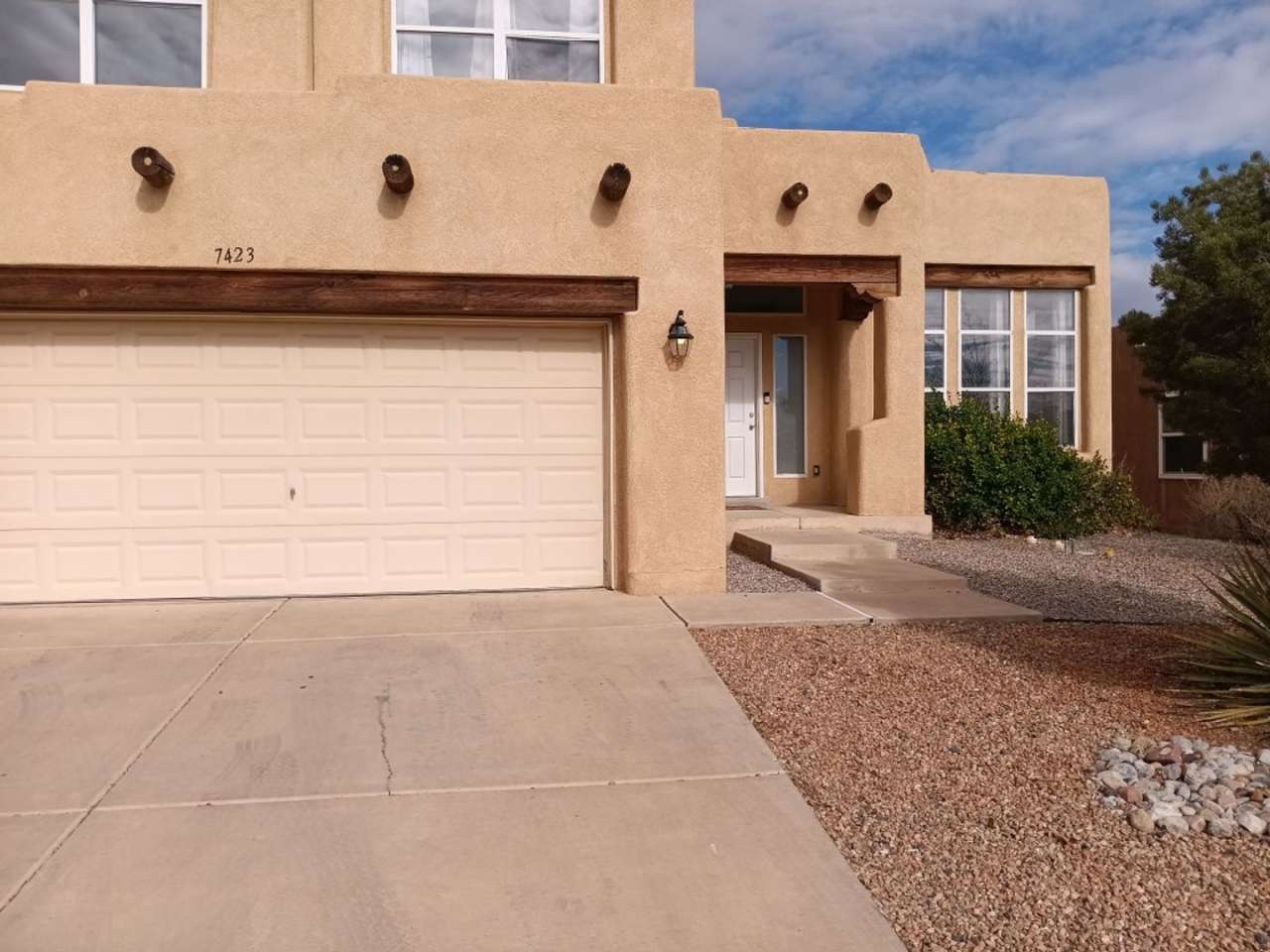 3 Bedroom, 2.5 Bathroom Home! Schedule a Showing Soon!