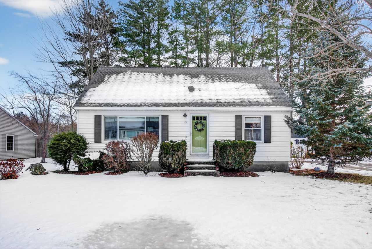 3BR Cape Available 2/1