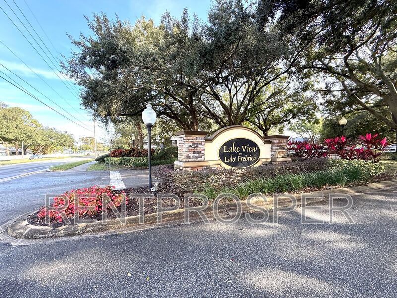 5980 Scotchwood Glen