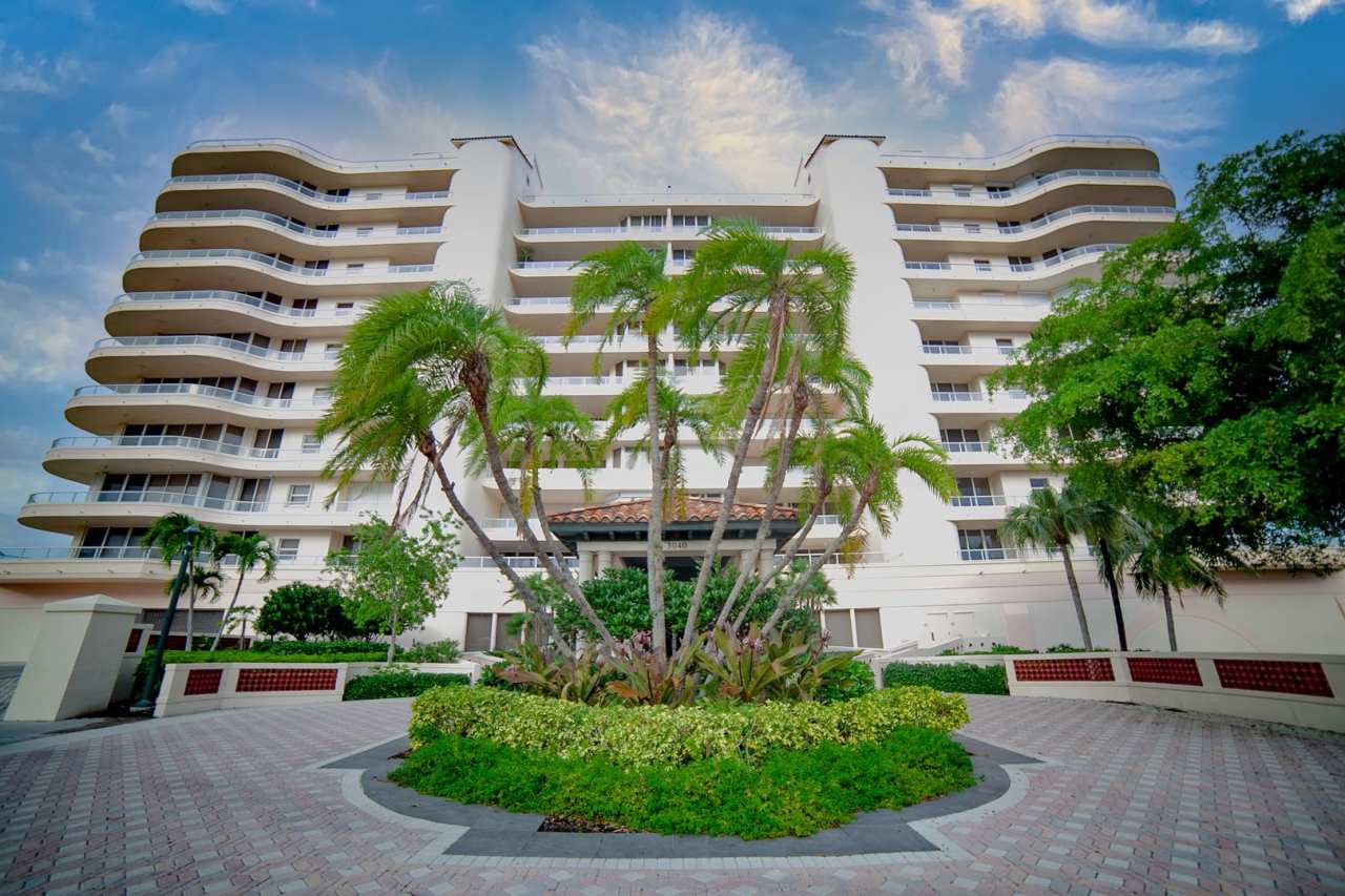 Luxury Seasonal or Annual Rental in the Prestigious Grand Bay Community – Longboat Key