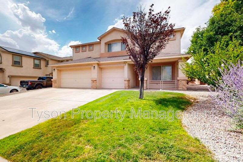 3425 Oasis Springs NE