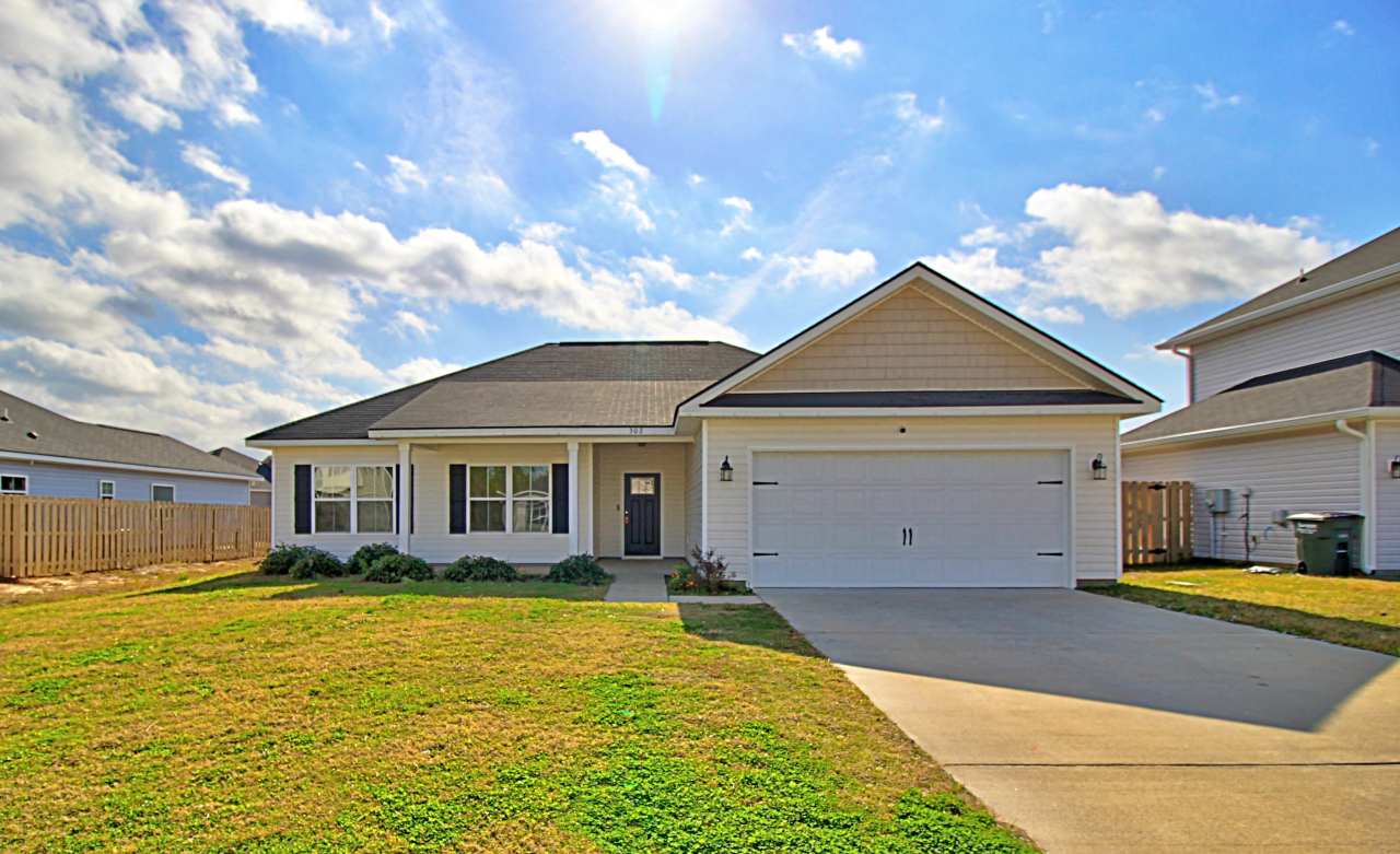 302 Mcclelland Loop Northeast