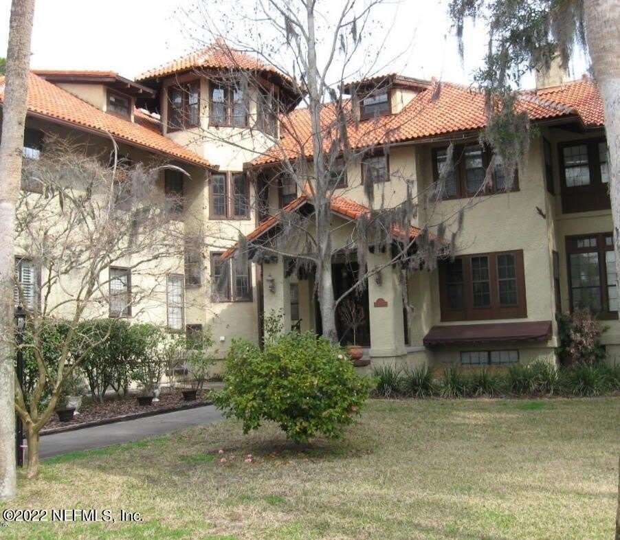 212 ST JOHNS Avenue unit: 212