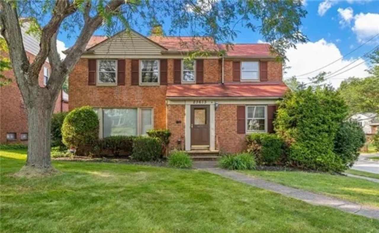 23613 E Baintree - Charming 3 Bedroom