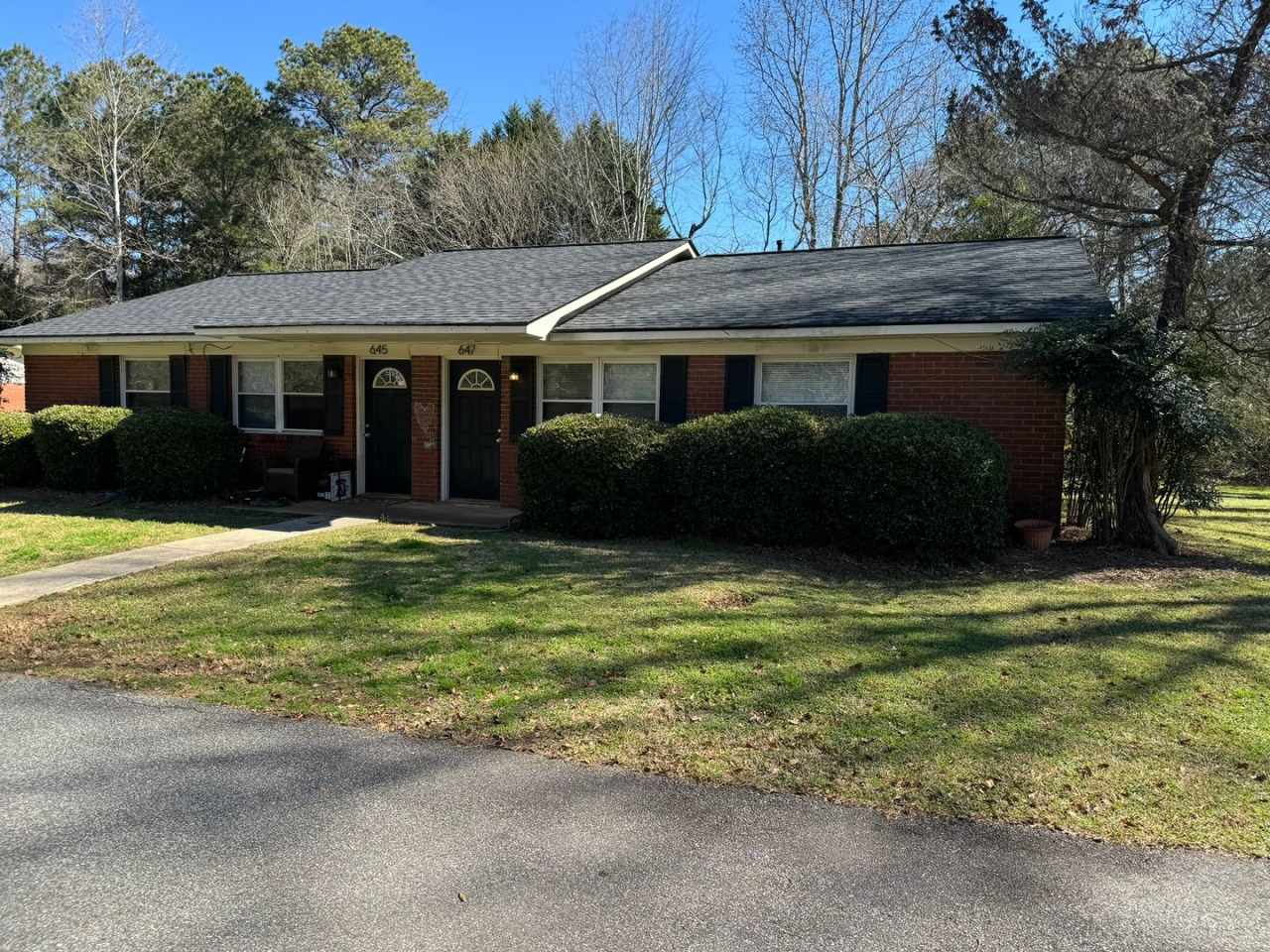 Duplex in Residential Eastside Area with UPDATED KITCHEN!