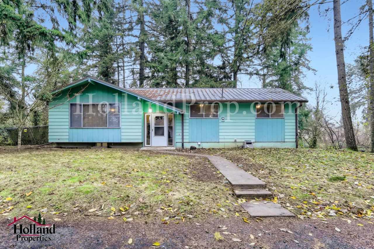 Charming Single-Family Home Near Hillsboro Airport!