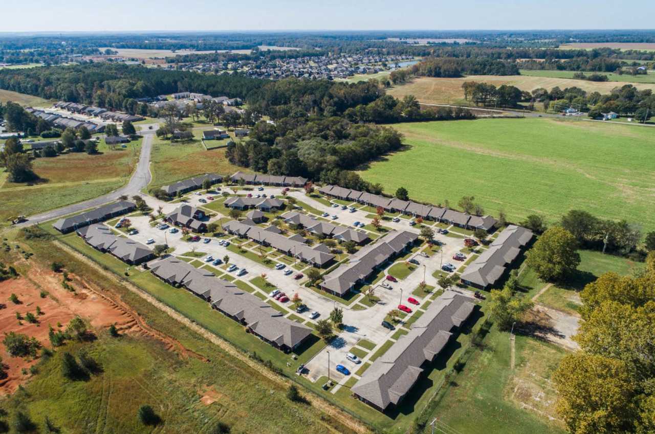 Arrowhead Dr******Senior 55+ Community****** Rent $999/month