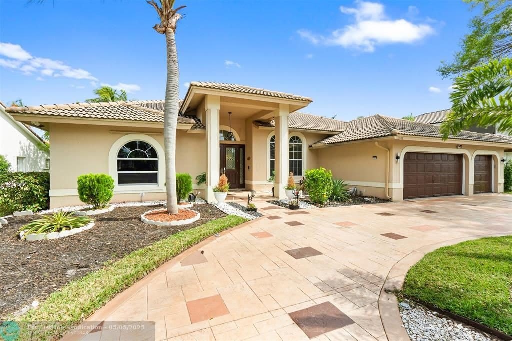 10719 NW 49th Mnr