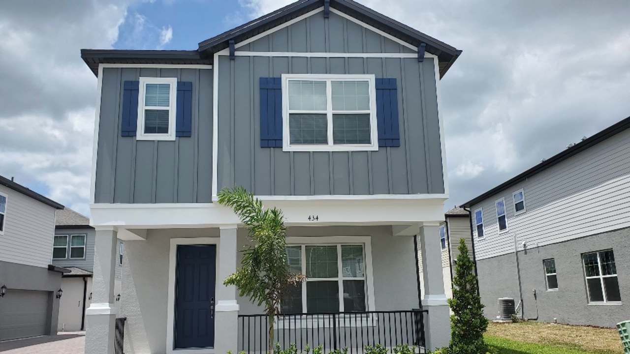 Lovely 4 bedroom townhome in Venetian Bay