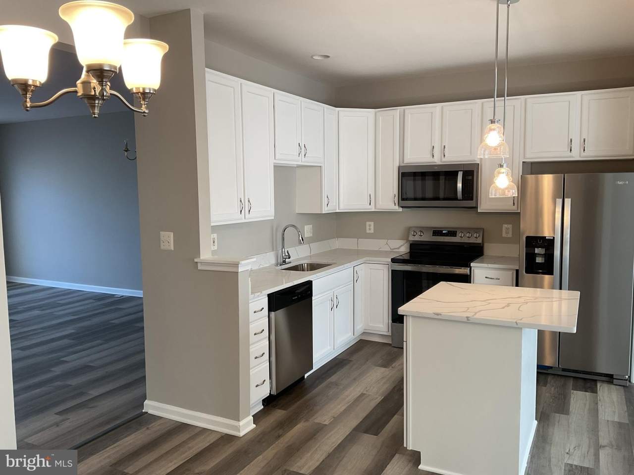 41885 PRECIOUS SQUARE