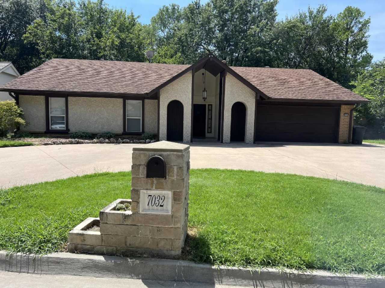 4 Bed | 2 Bath in South Tulsa!