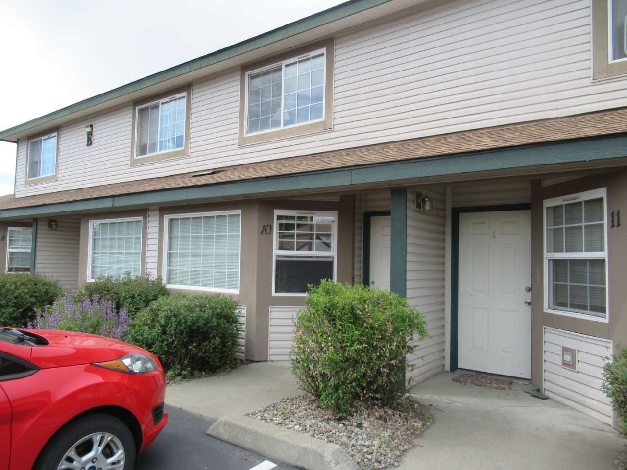 Beautiful 2 Bed 1.5 Bath Condo!