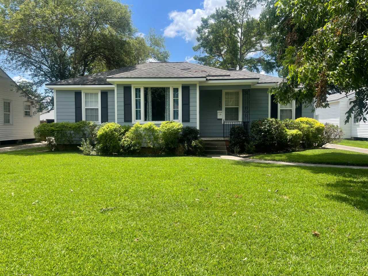 Broadmoor Gem! Move In Ready So Hurry!