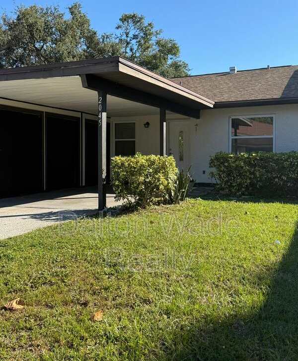 2045 SUNSET GROVE LANE