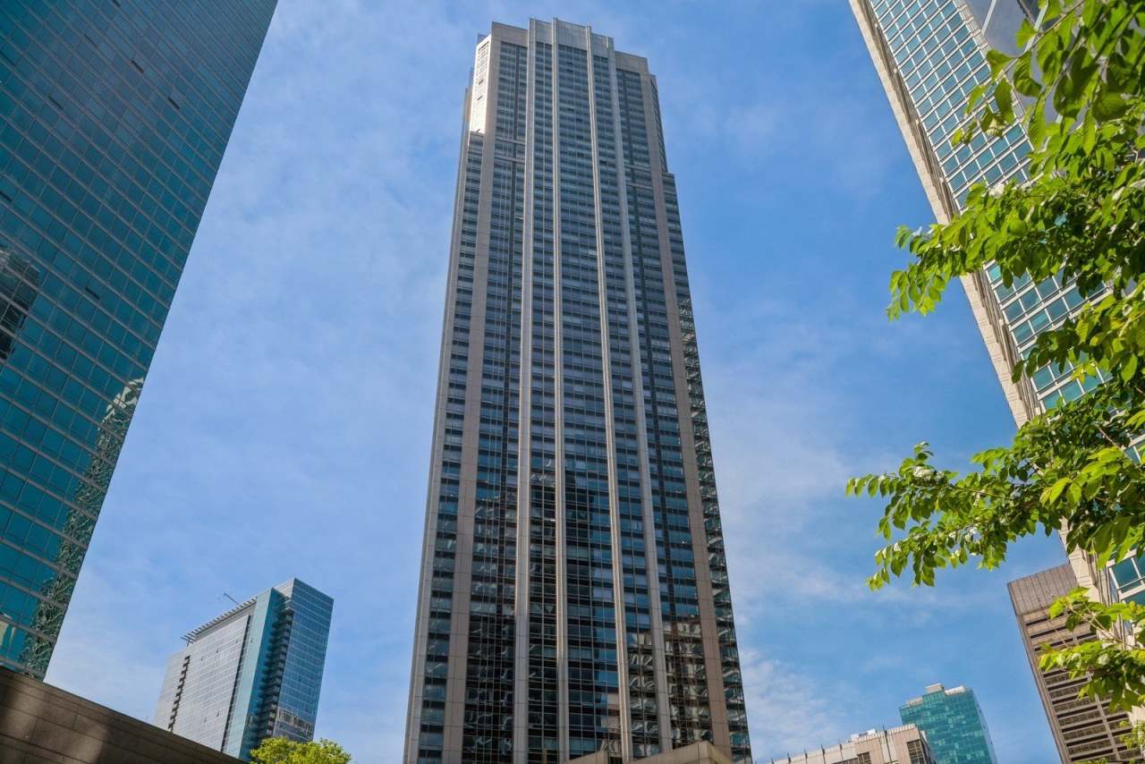 512 N McClurg Court unit: 504