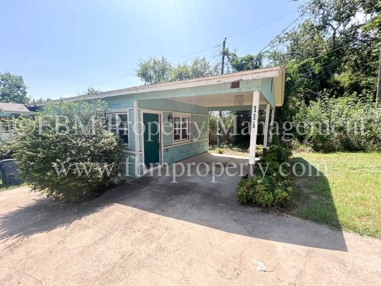 111 Hillside Drive - Cozy 1 Bedroom, 1 Bathroom Home in Alvarado, TX!
