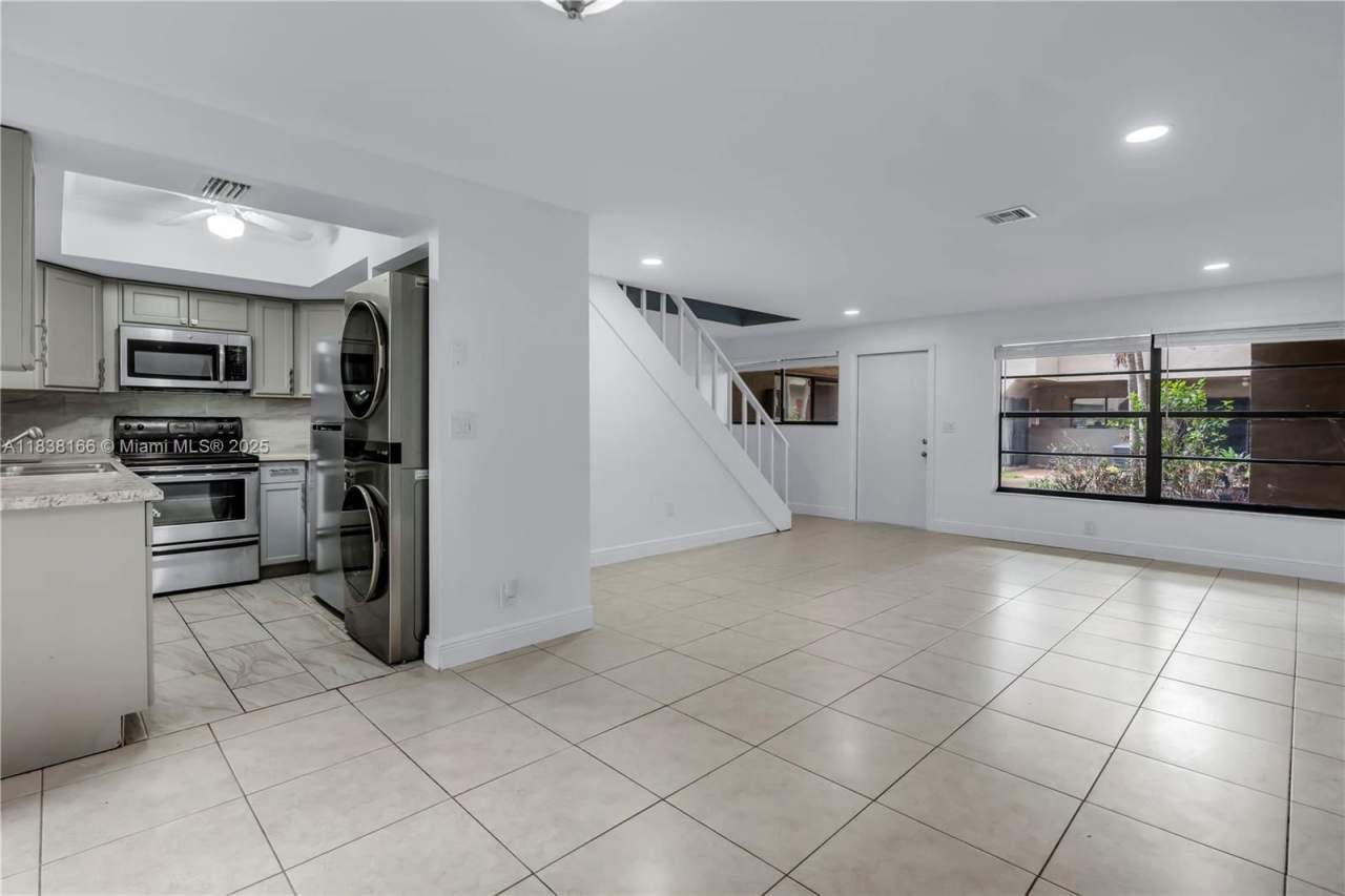 2530 Coral Springs Drive