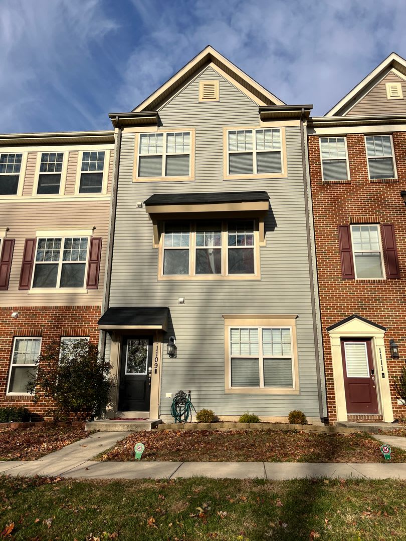 Beautiful 3 Bedroom Townhouse in Severn!