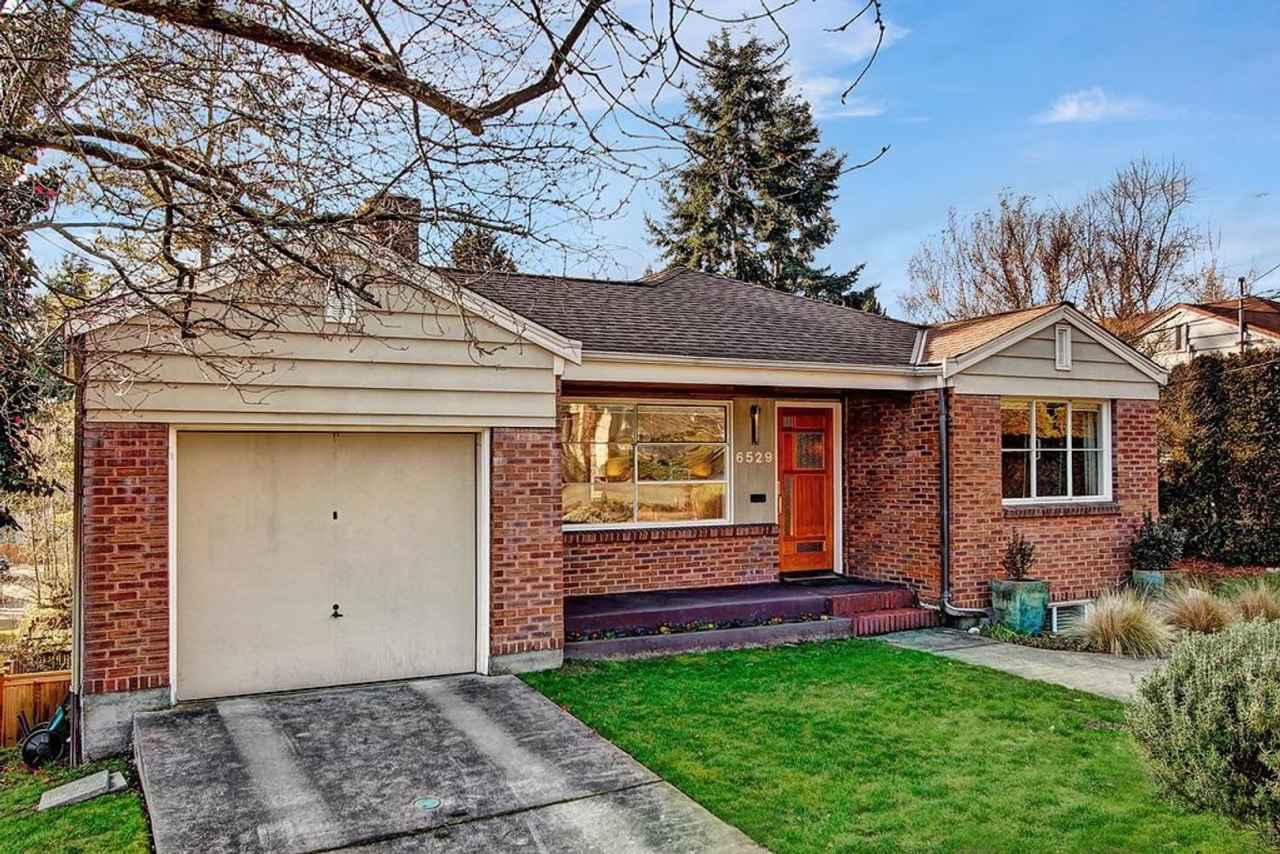 CLICK "REQUEST A TOUR" NOW!