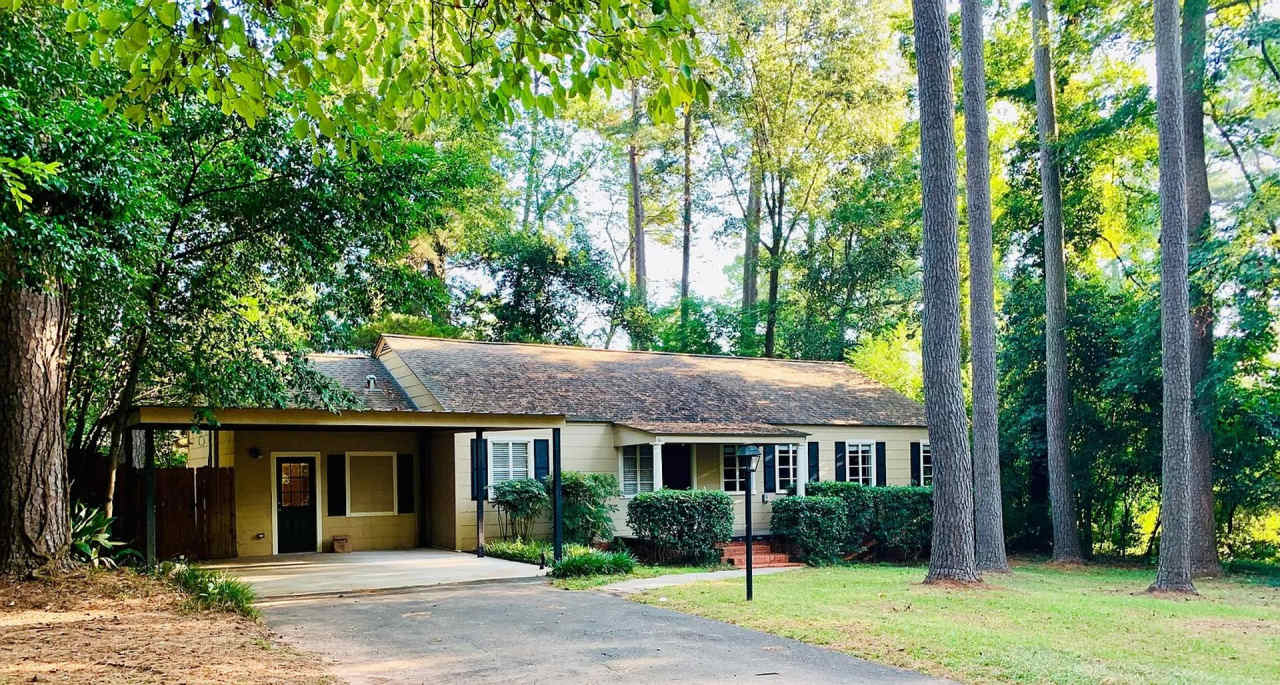 Large 3 bed 2 bath house