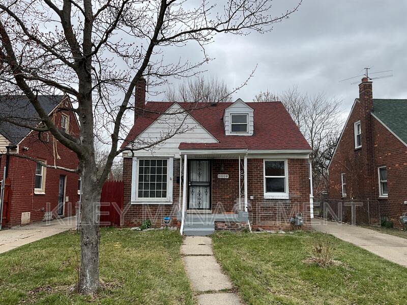 11809 Beaconsfield Street