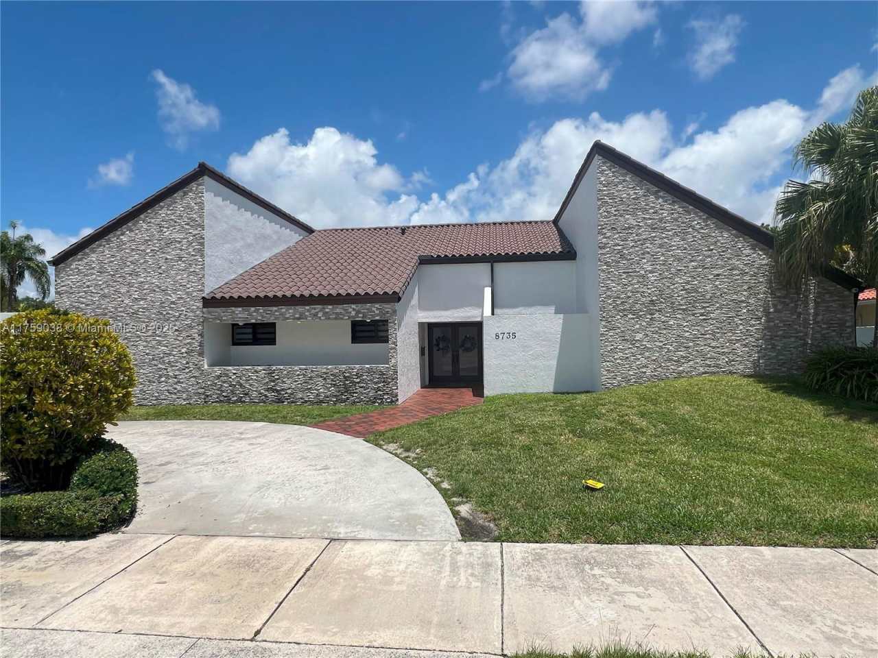 8735 Southwest 54th Terrace