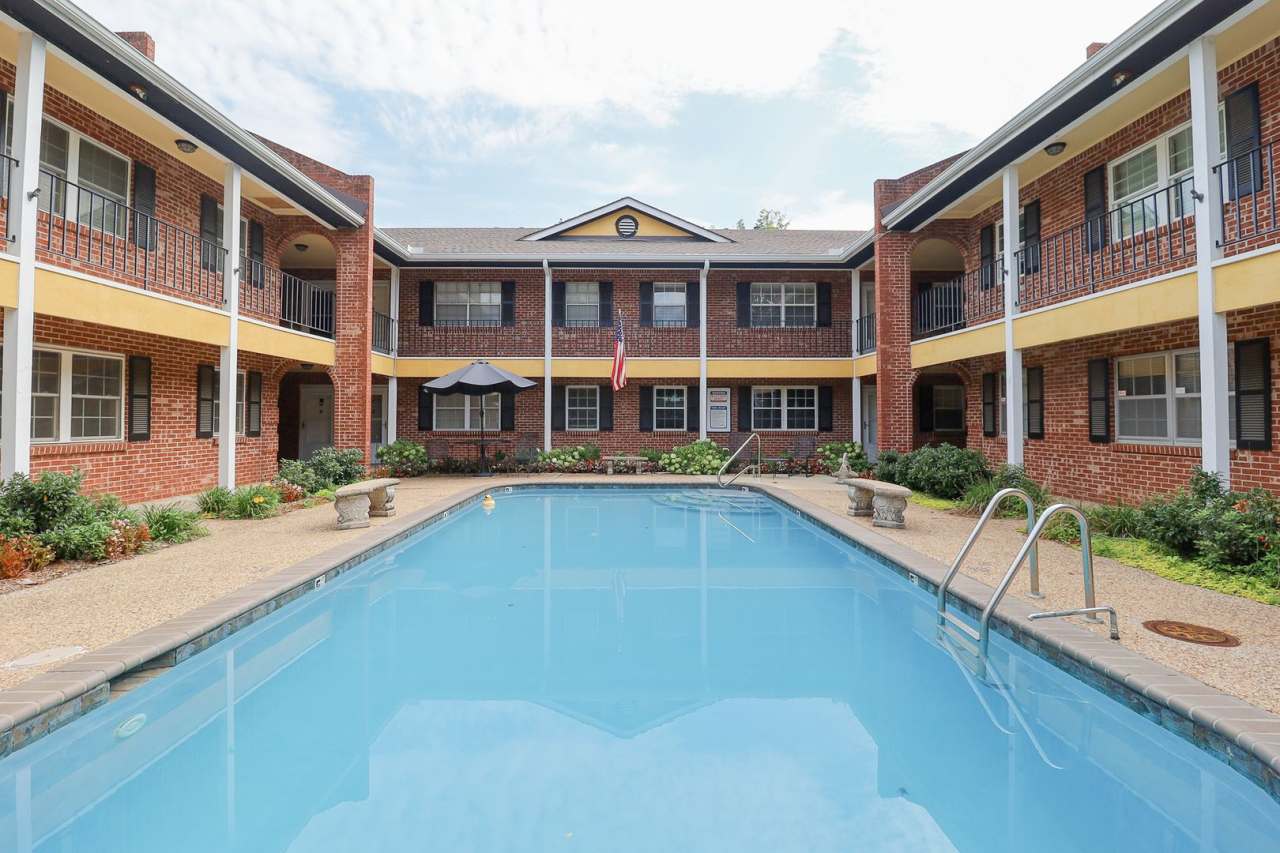 2 Bed | 2 Bath Condo On Riverside!