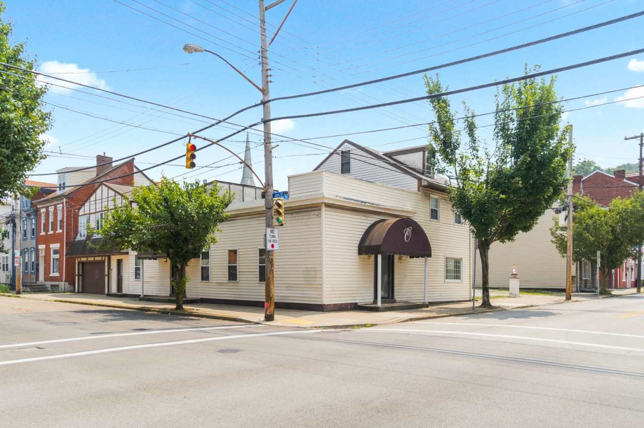 Spacious Duplex in the Heart of South Side Flats