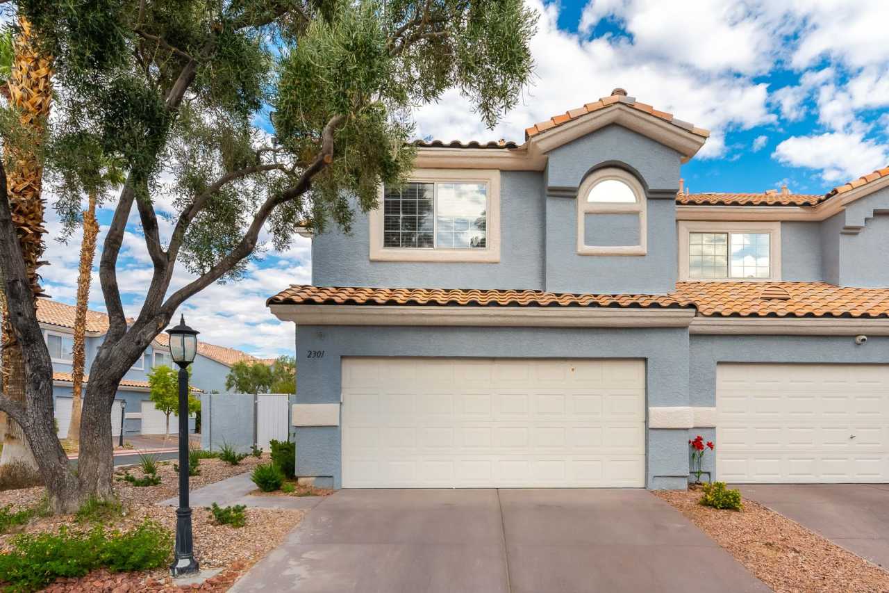 Charming corner-lot townhome