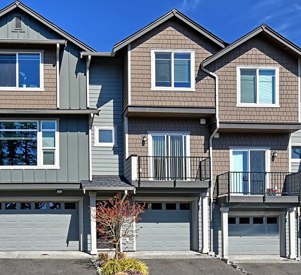 Northlake Court - 3 Bdrm Townhome Avail Now!