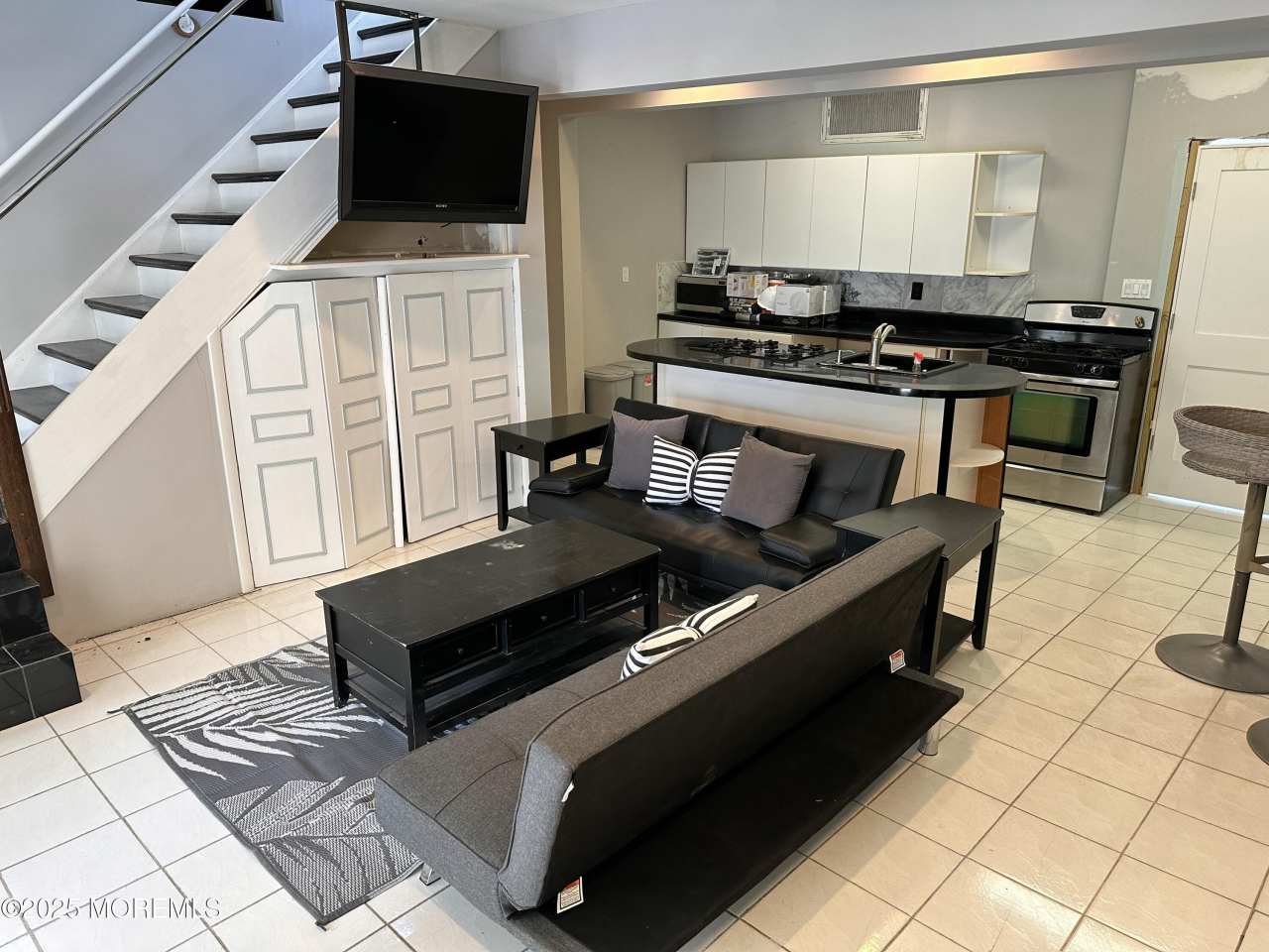 116 12th unit: Front