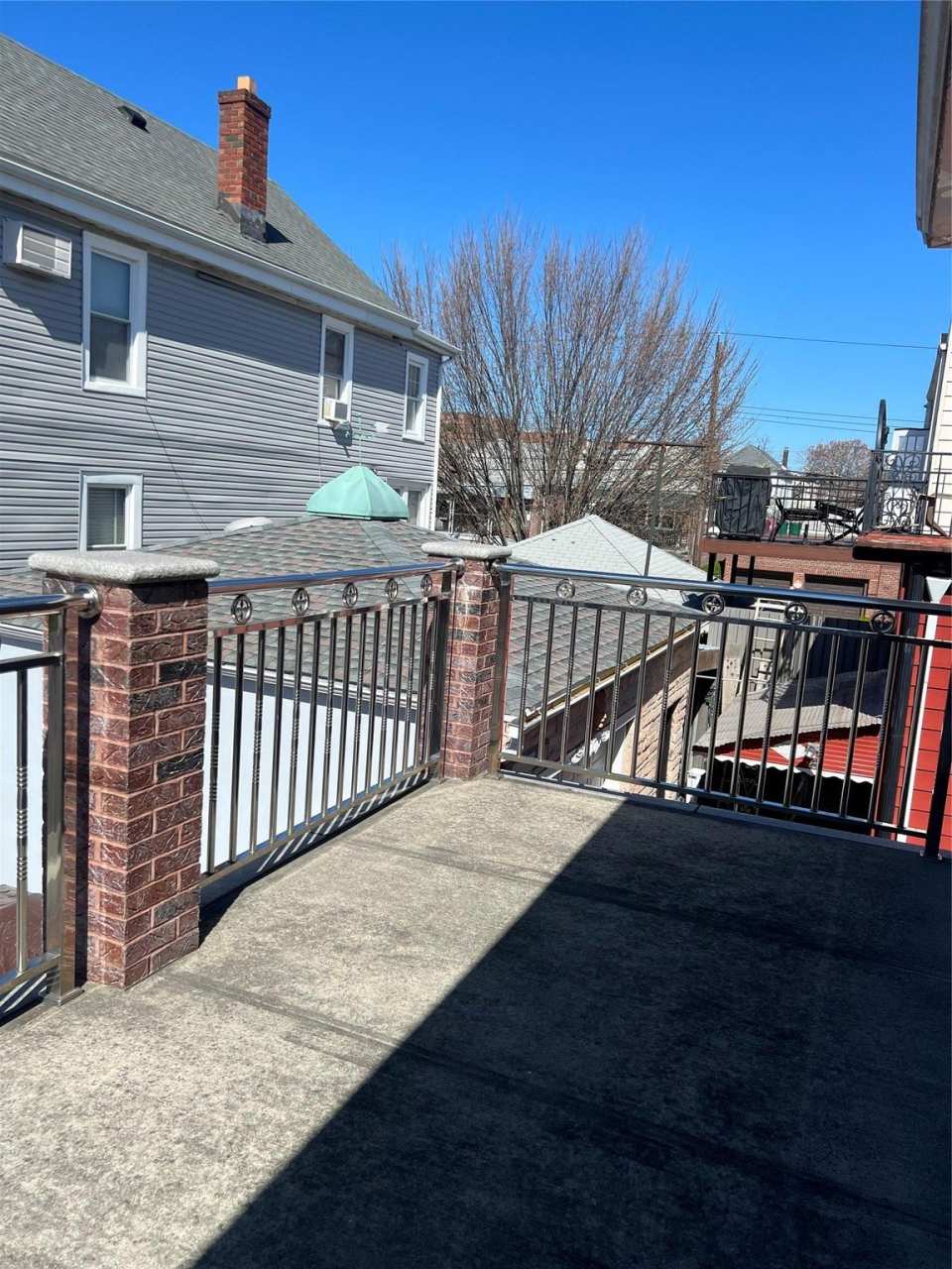 1063 Rhinelander Avenue