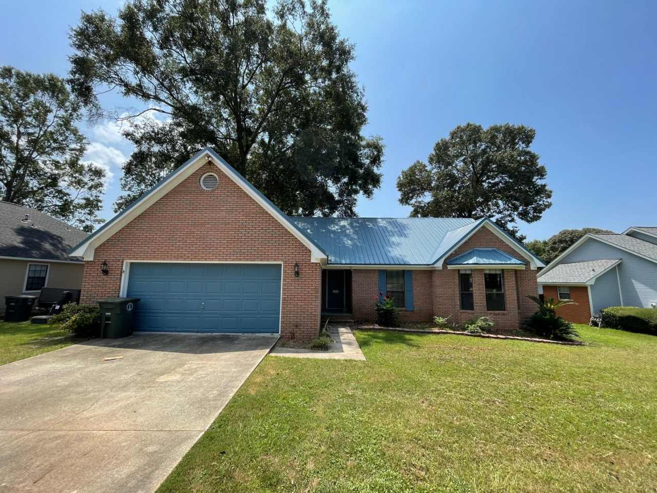 Quail Hollow - Quarterly Pest, Lawn Care, and Pool Care Included!