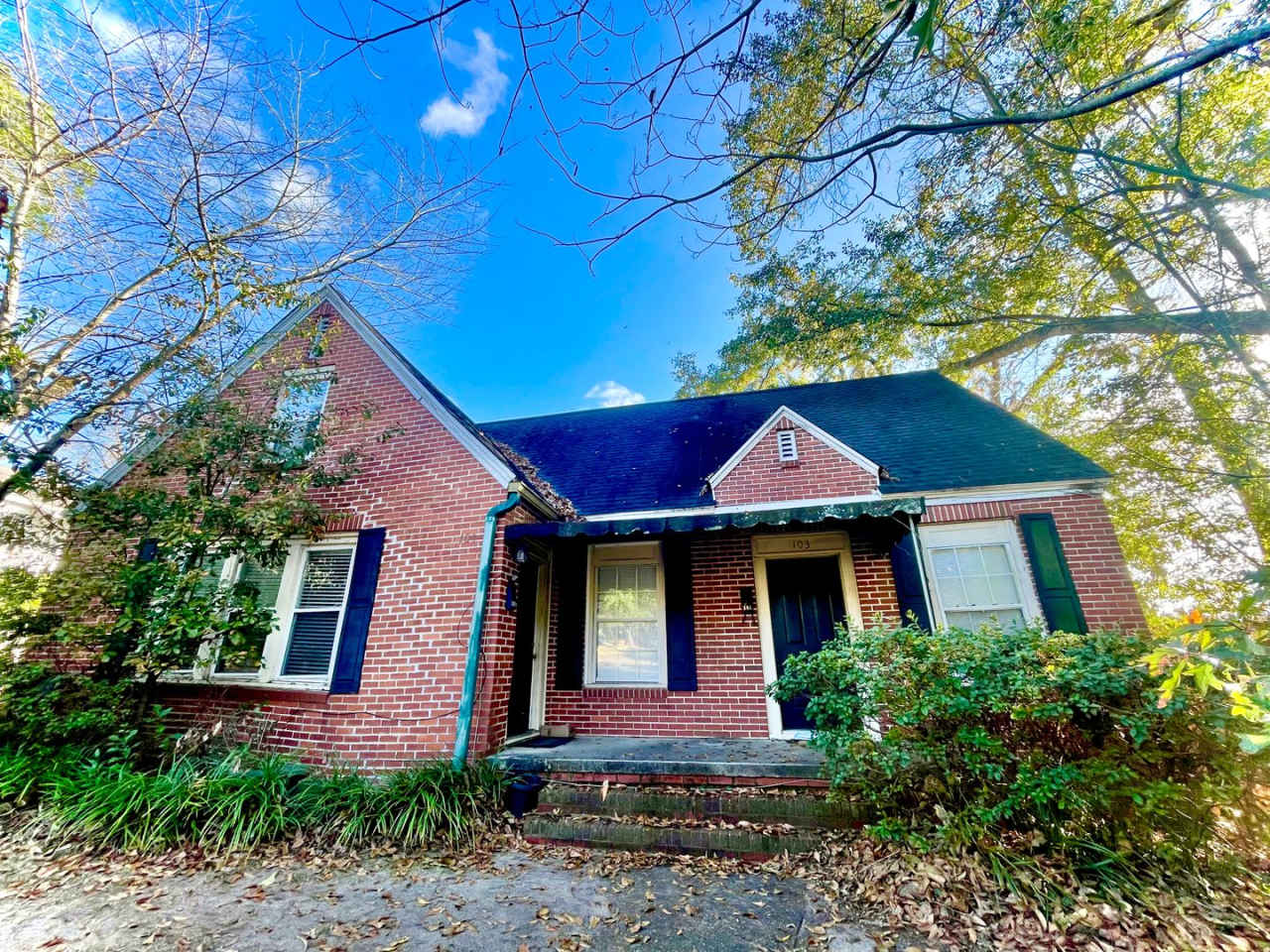 101 S MERIDIAN DOWNTOWN DUPLEX WITH YARD