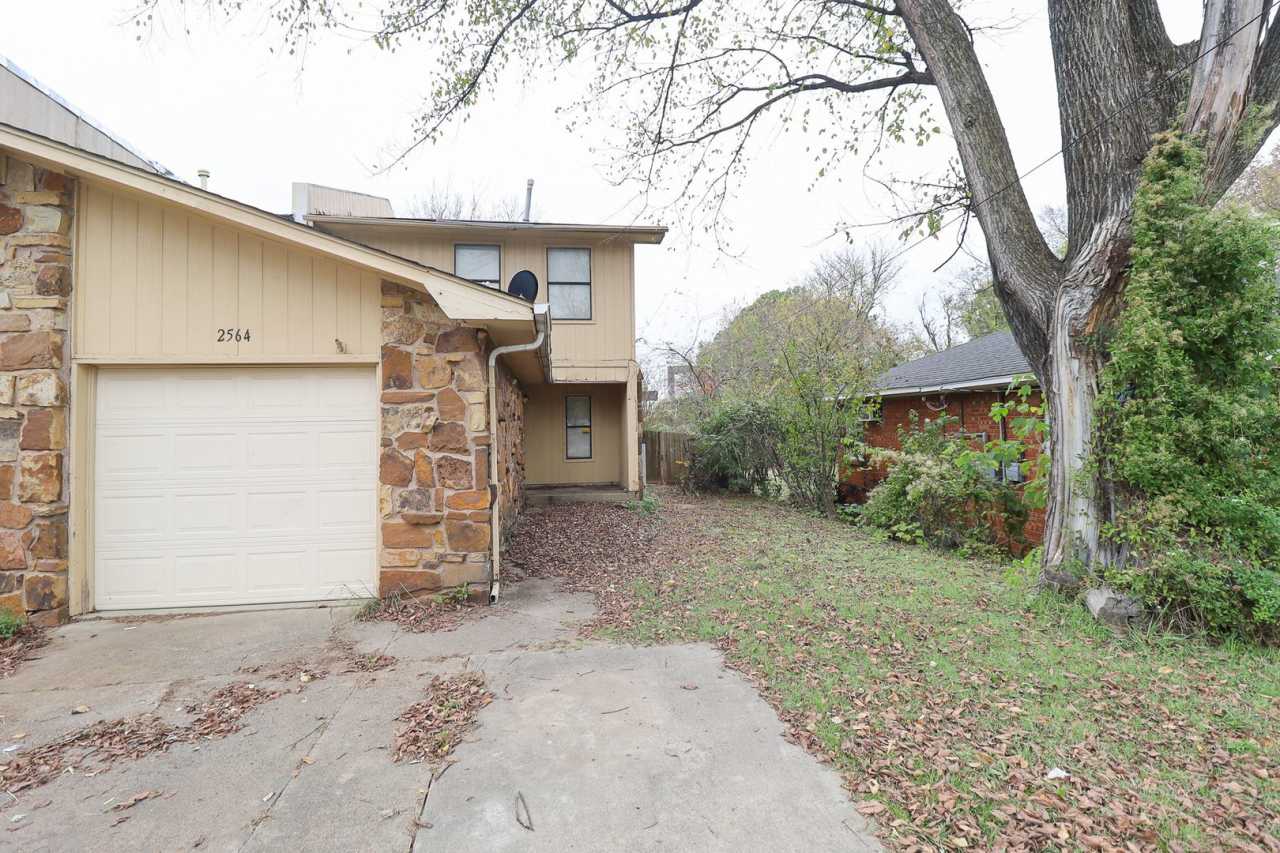 2564 S Jamestown — Spacious 2 Bed, 1.5 Bath Duplex