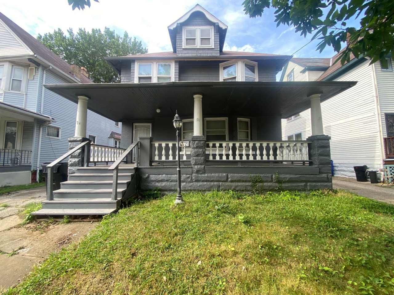 Beautiful Large 5 Bedroom Home Cleveland