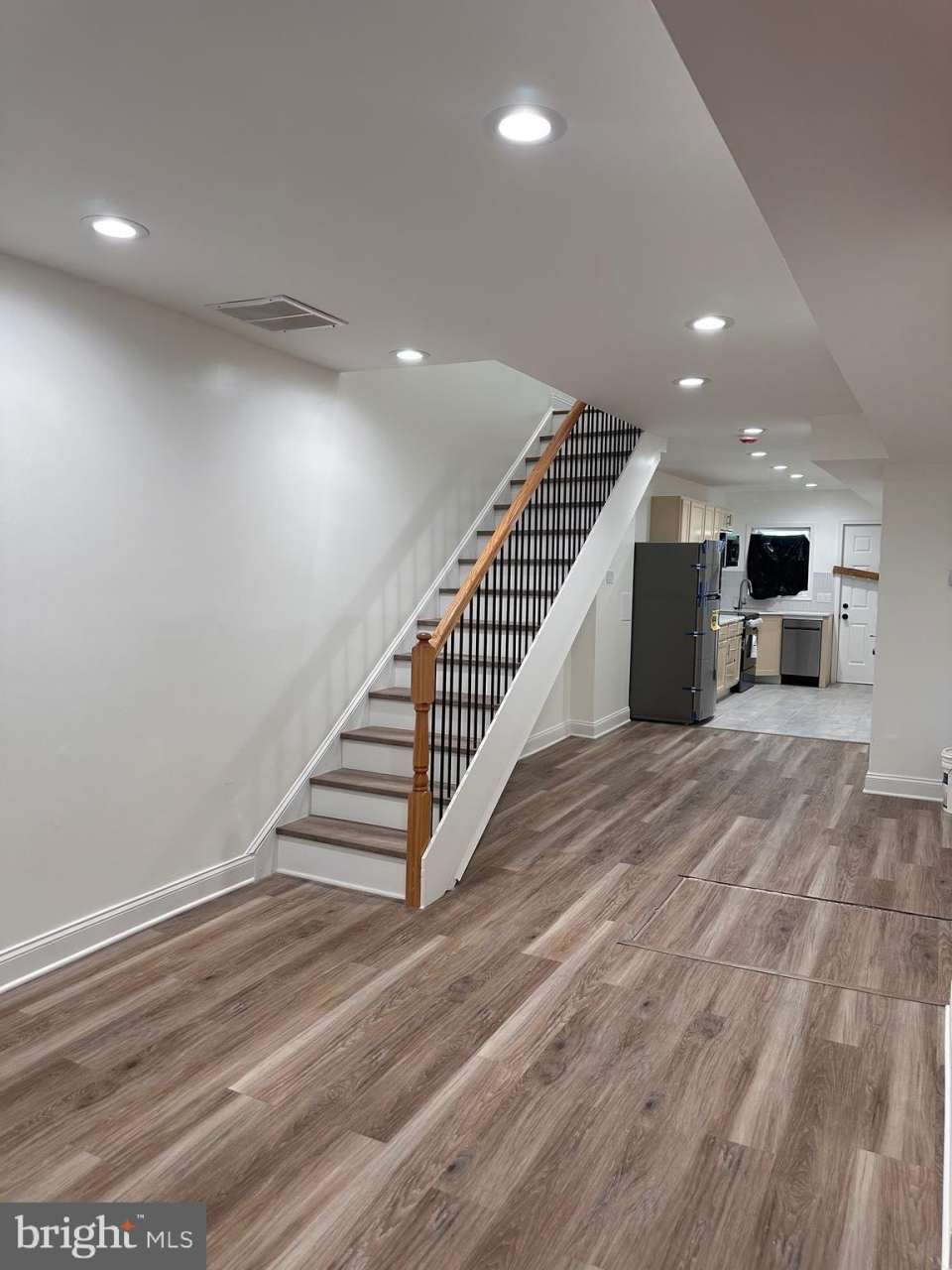 458 E FEDERAL Street