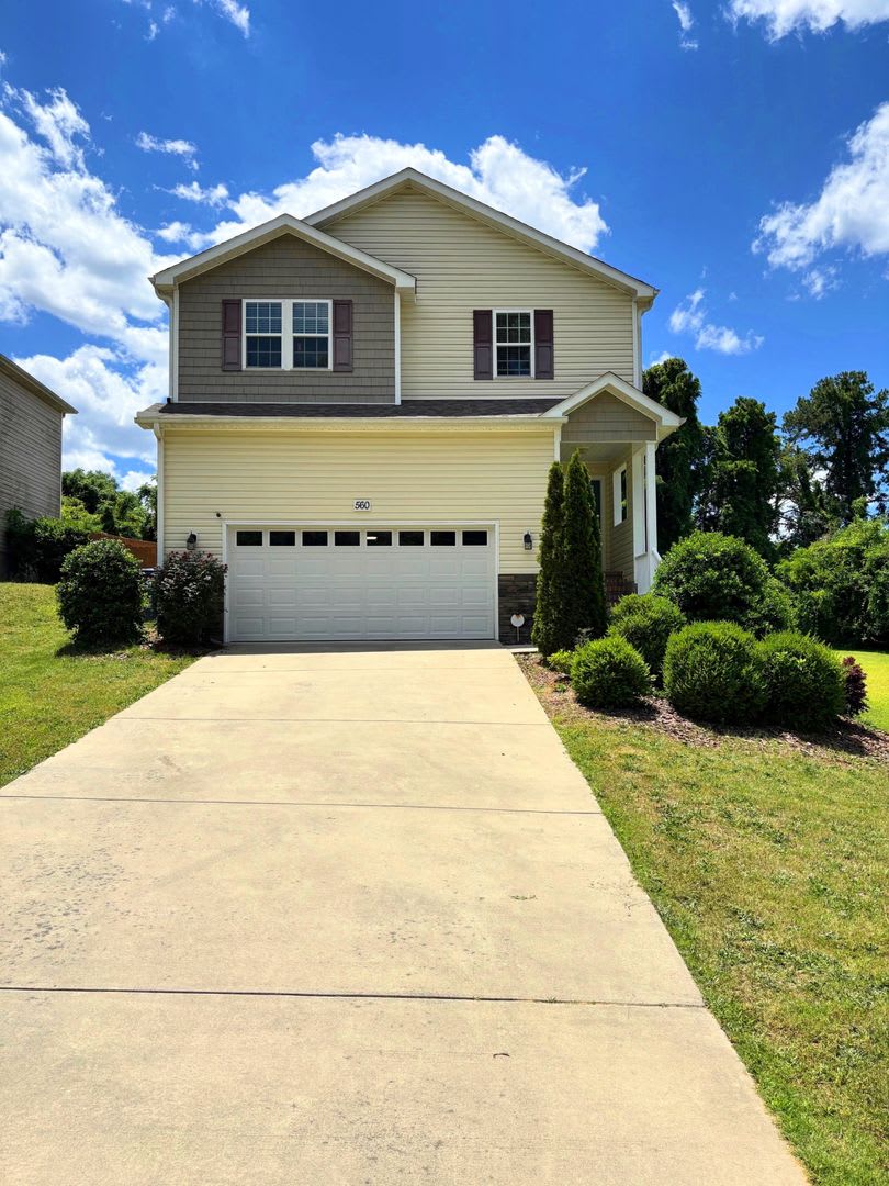 $500 OFF 1st Month's Rent if Leased by 07/15/2025!!! 3 Bedroom Home in Downtown Southern Pines!
