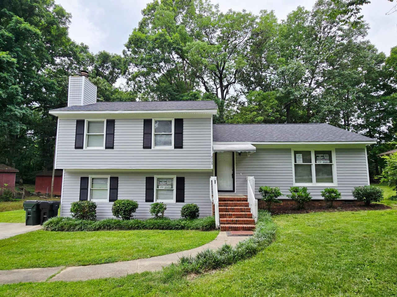 Awesome 4 Bedroom 2.5 Bath Home in West Burlington!