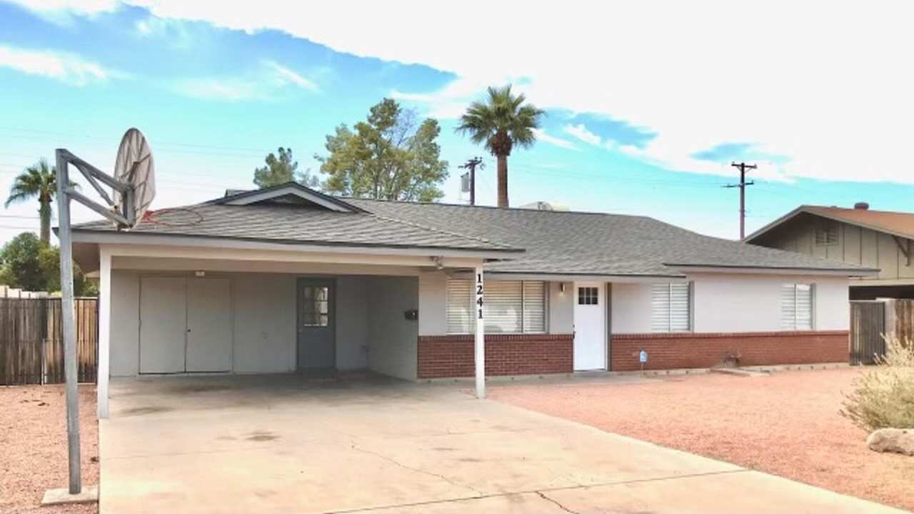 Newly Remodeled Modern 4 Bedroom 2 Bathroom Home!