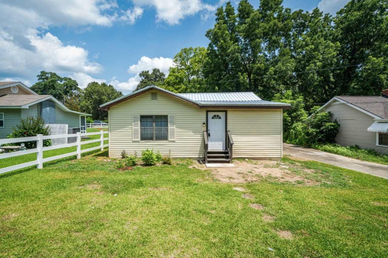 Stunning Renovated 3BR/2BA Home – Move-In Ready!