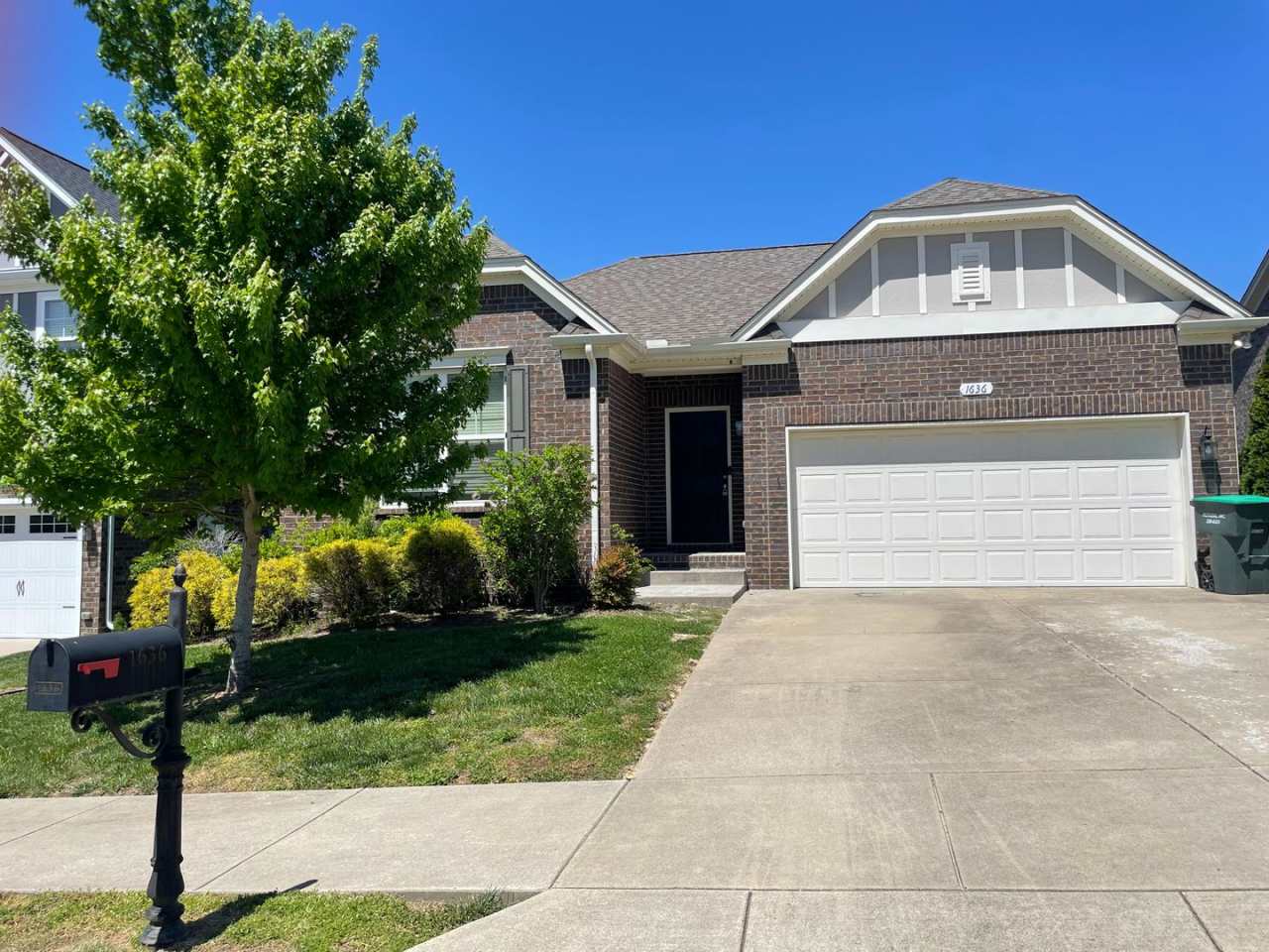 For Rent: 1636 Southampton