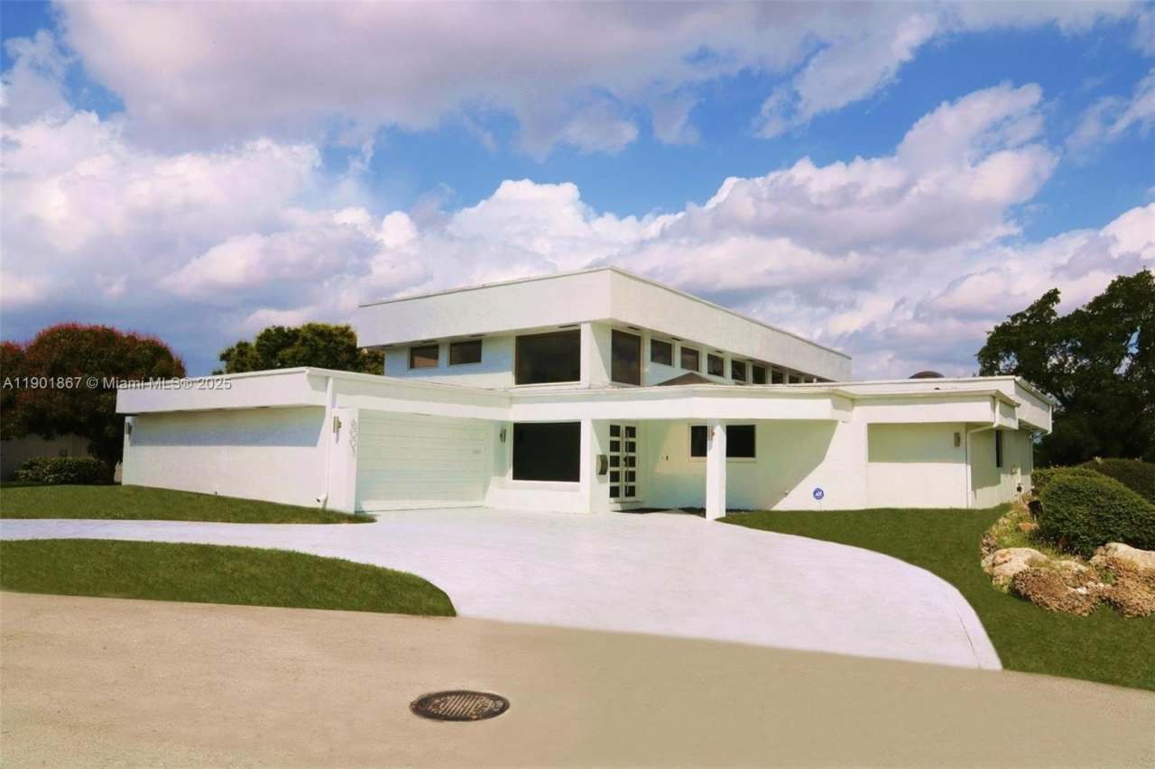 6003 Umbrella Tree Ln