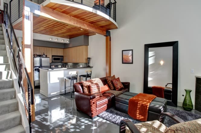 1760 North Northlake Way