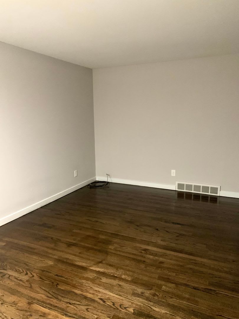 Arnold 1 bedroom pet friendly with shared fenced yard...