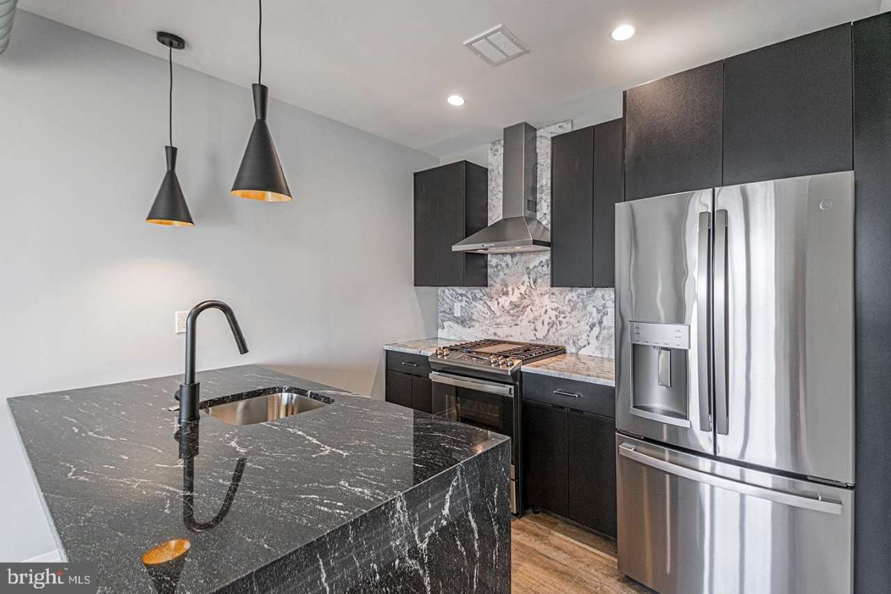 526 BROWN Street unit: 205